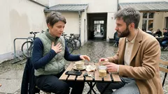 Warum Abstand zur Familie manchmal Nähe schafft: Rollen, „False Self“ und Signale für Versöhnung